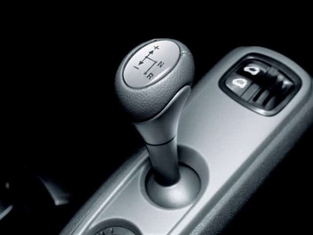 Tipos de sistemas de transmisión l Comparación entre transmisión manual y automática Tipos de sistemas de transmisión l Comparación entre transmisión manual y automática